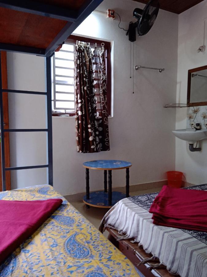 Gundappa Cafe Gokarna Kudle Beach 外观 照片