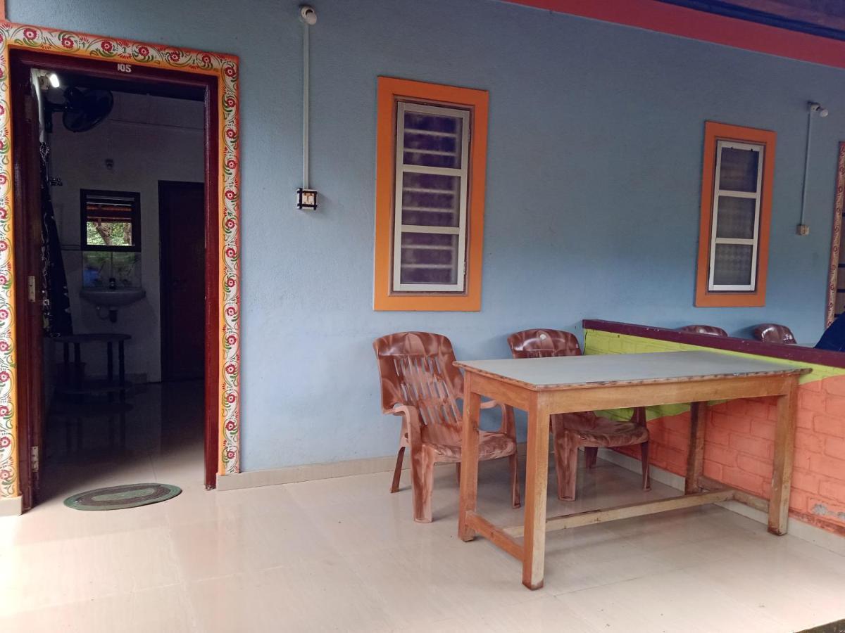 Gundappa Cafe Gokarna Kudle Beach 外观 照片