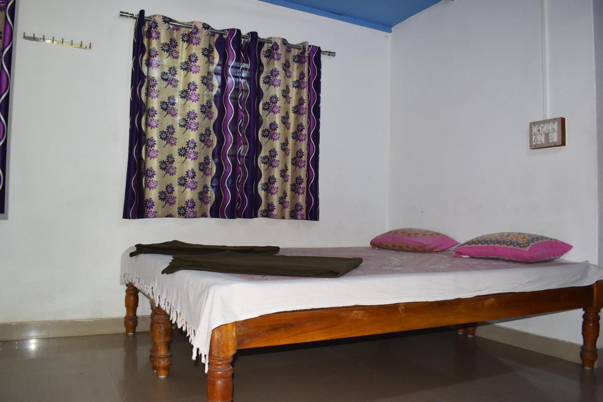 Gundappa Cafe Gokarna Kudle Beach 外观 照片