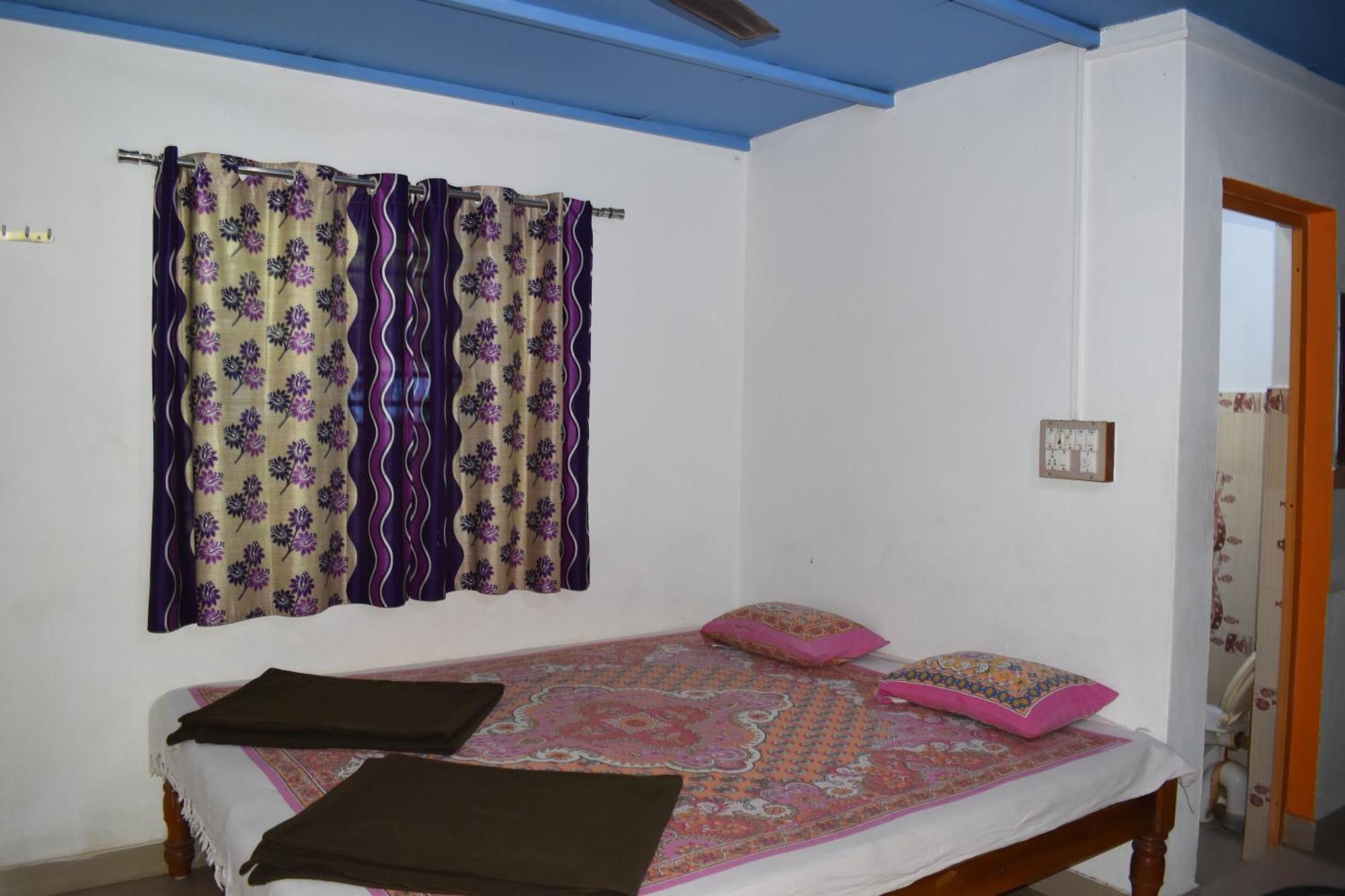 Gundappa Cafe Gokarna Kudle Beach 外观 照片